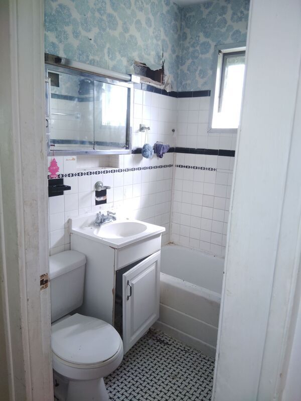 Building Photo - 4521 Oakwood Ave
