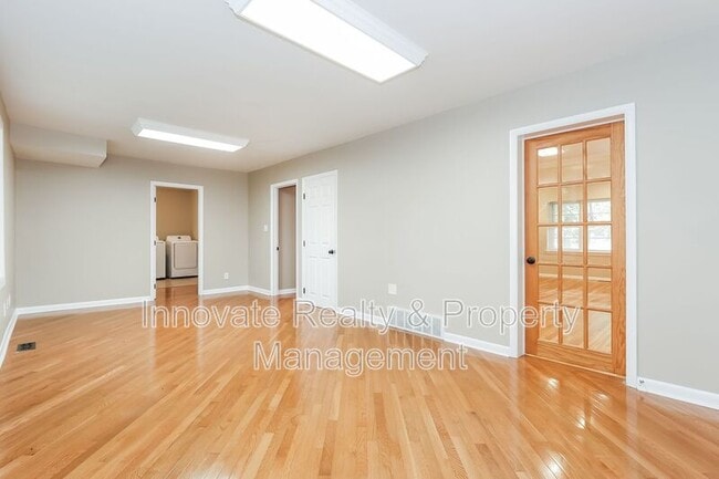 Building Photo - 1613 Kenmare Dr