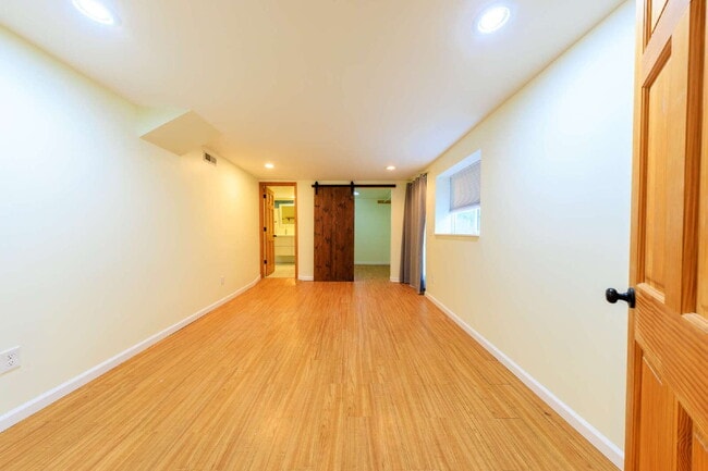 Building Photo - **APPLICATIONS PENDING**  Charming East Nashville Bungalow for Lease!