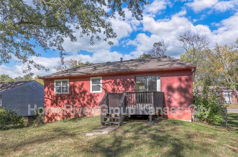 Building Photo - 2720 NW Castle Dr