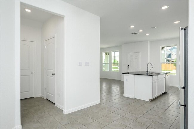 Building Photo - 2540 Acoma Ln