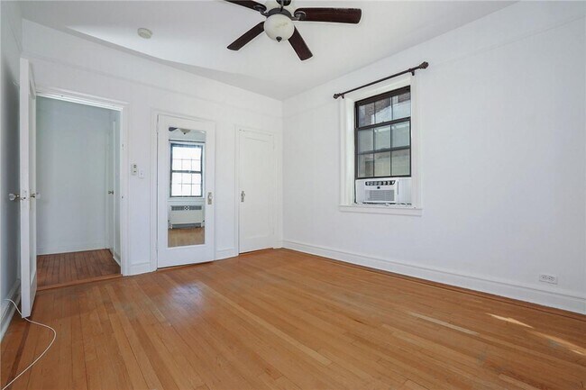 Building Photo - 14 N Chatsworth Ave