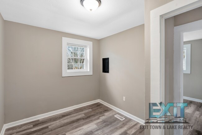 Building Photo - 3 bedroom, 1 bathroom home located in Lawrenceville, VA