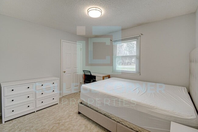 Building Photo - 695 YELLOWSTON LANE  AVAILABLE 6/1/2026  F...