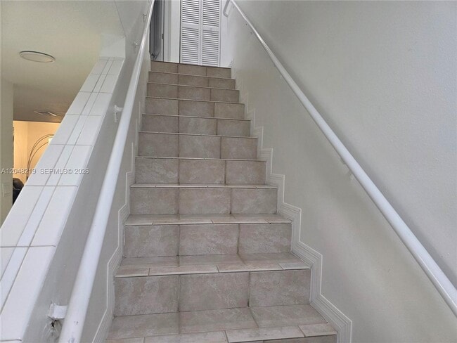 Building Photo - 523 W 68th St