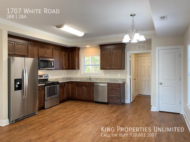 Building Photo - 1707 White Rd