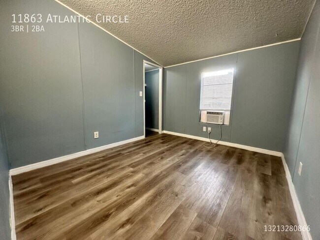 Building Photo - 11863 Atlantic Cir