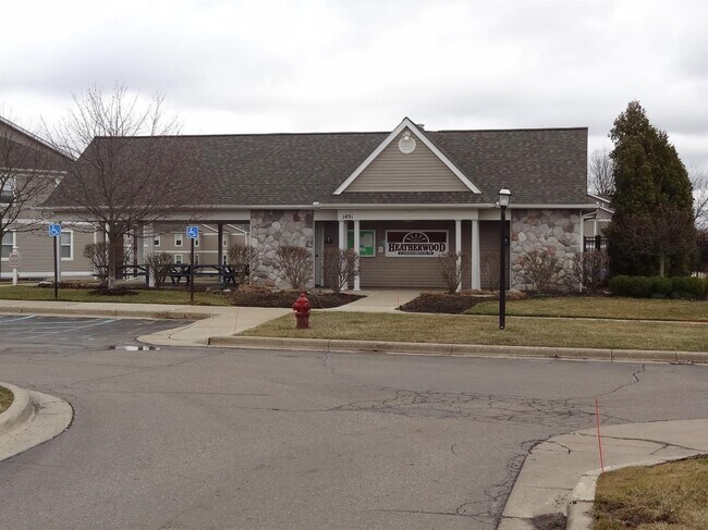 Building Photo - 1396 Heatherwood Ln