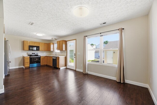 Building Photo - 106 Hewes St