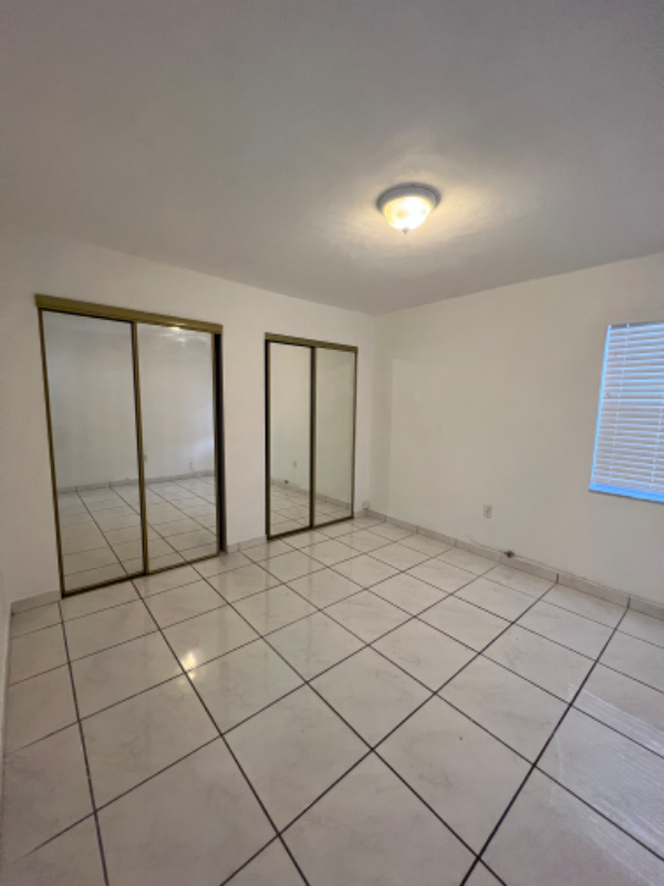 Building Photo - 2498 SW 17th Ave