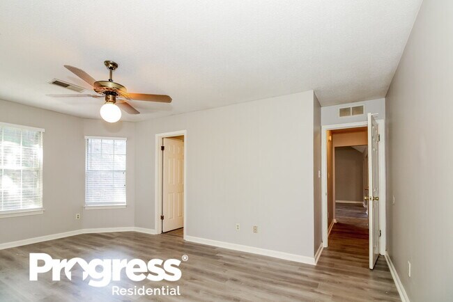 Building Photo - 5715 Riverhead Ave