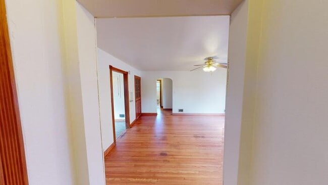 Building Photo - 820 N 13th St