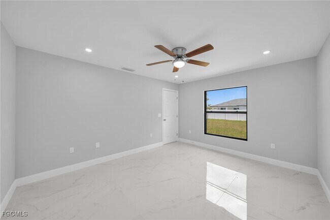 Building Photo - 2913 NW 9th Terrace