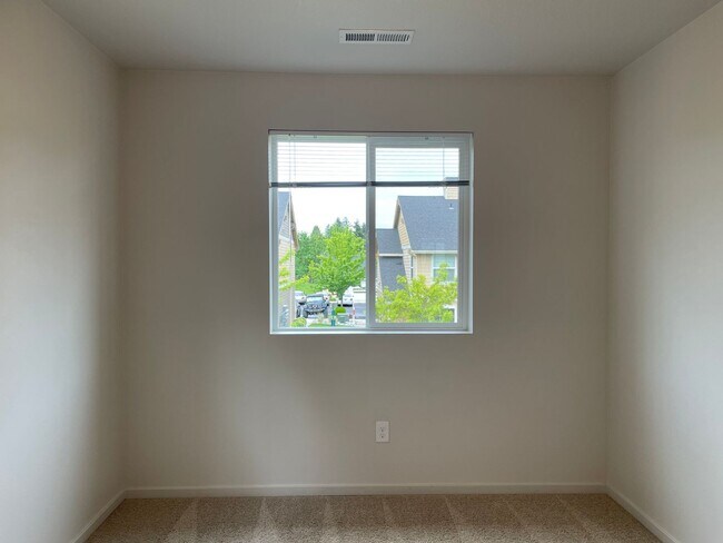 Building Photo - Spacious Vancouver Home in Cul-De-Sac With A Loft & Premium Deck!