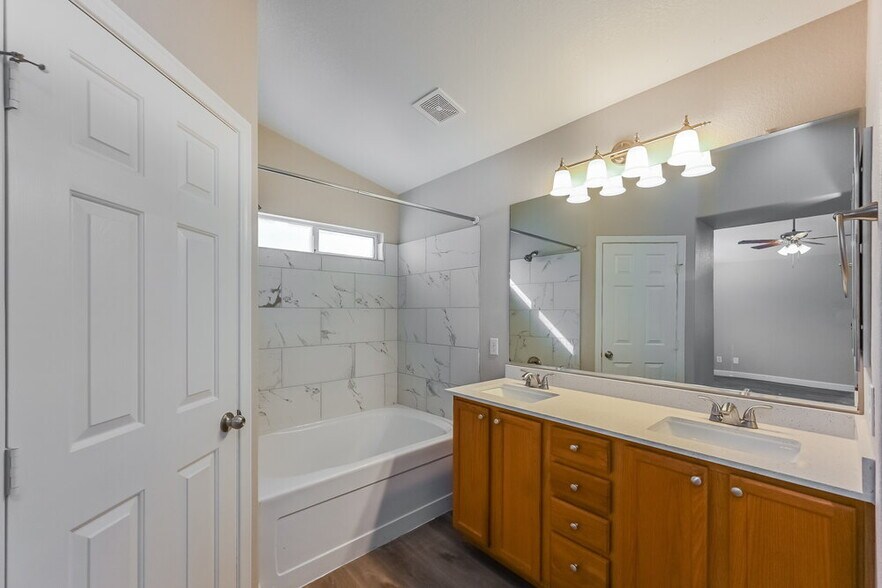 Building Photo - 7018 Salt Marsh Ct