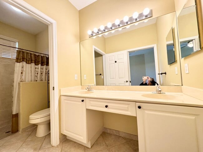 Building Photo - 8654 Lineyard Cay