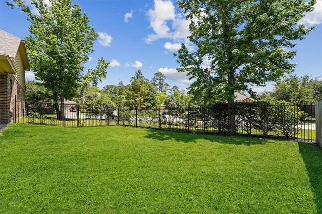 Building Photo - 115 Black Swan Pl