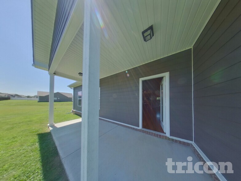 Building Photo - 820 Ellyson Dr