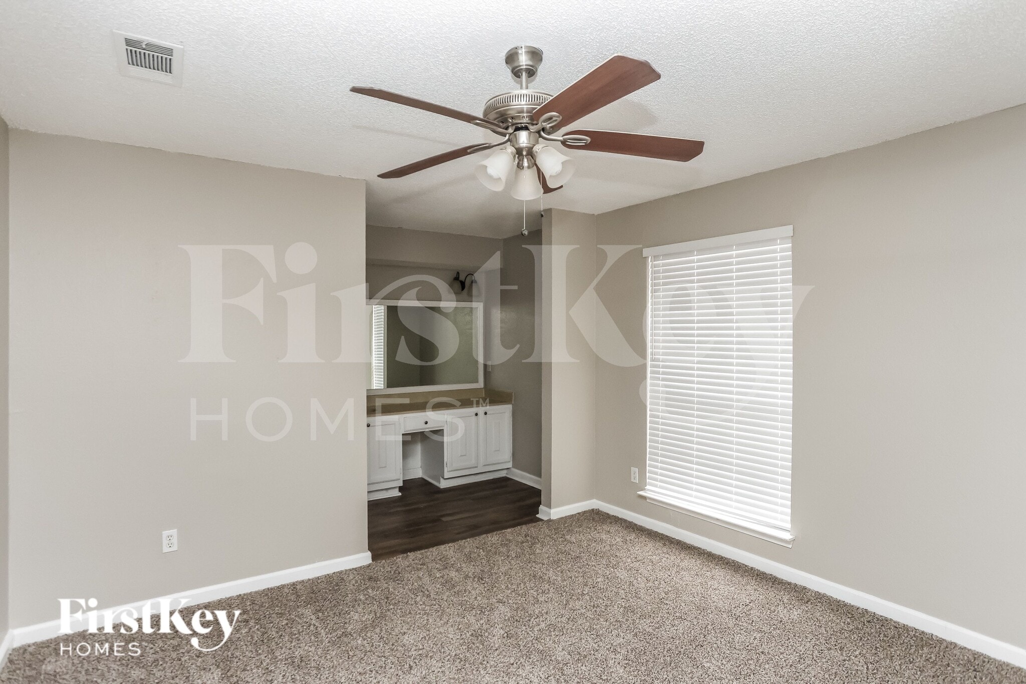 Building Photo - 231 Myrtle Dr