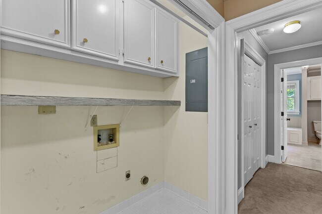 Building Photo - 710 Woodcreek Ct