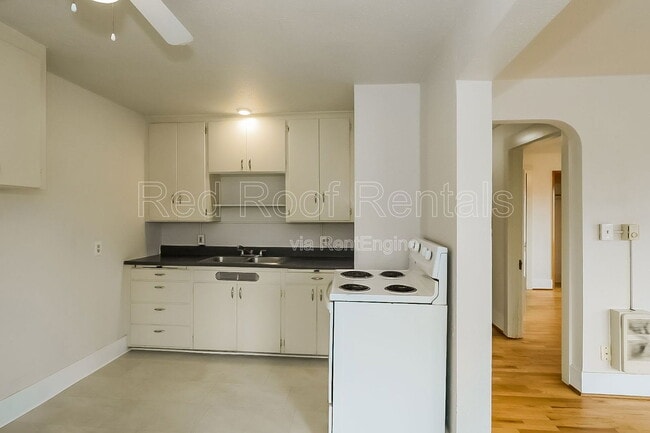 Building Photo - 1301-1311 6th Avenue