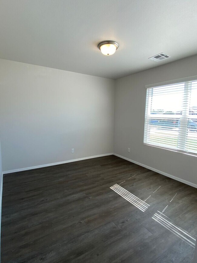 Building Photo - *Pre-leasing* Three Bedroom | Two Bathroom Home in East Village