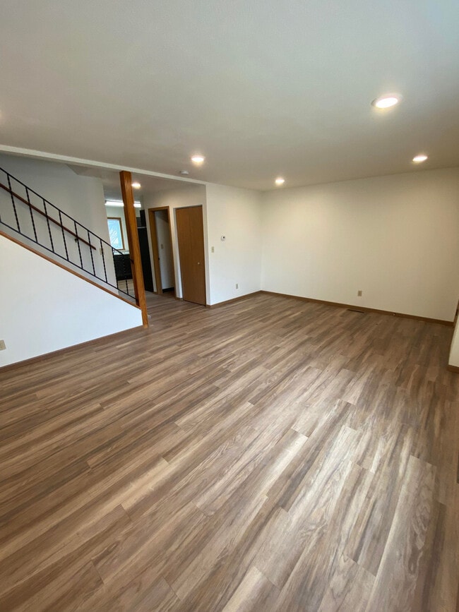 West Fargo, ND Sheyenne Terrace | Living - Sheyenne Terrace Townhomes