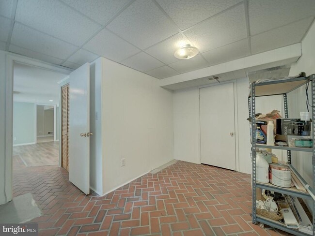 Building Photo - 8606 London Ct