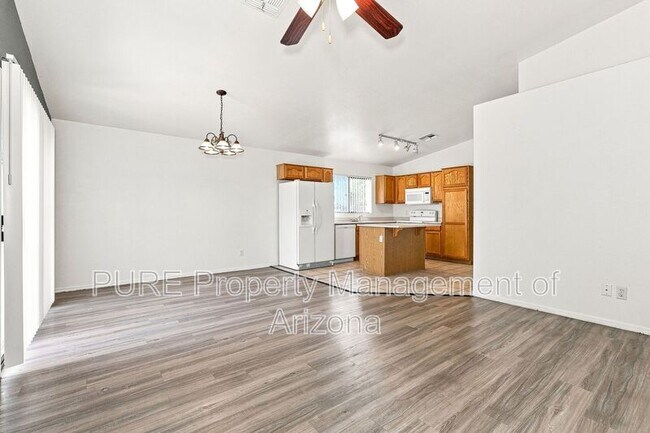 Building Photo - 8952 E Birchwood Cir