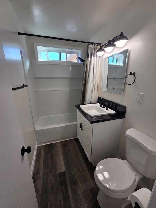 Building Photo - Two bedroom house for rent with garage