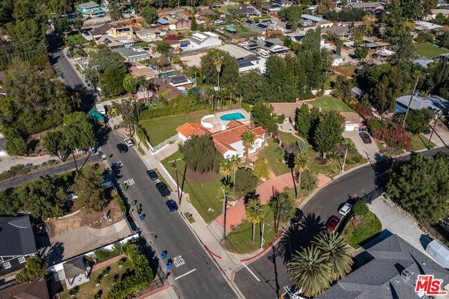 Building Photo - 10440 Johanna Ave