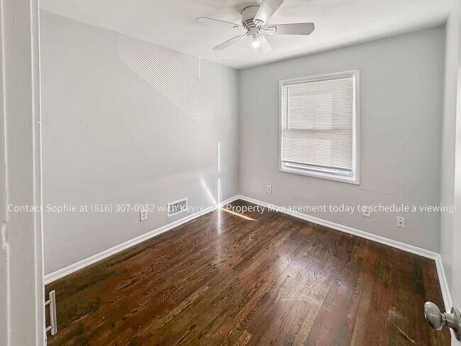 Building Photo - 3812 E 47th Terrace