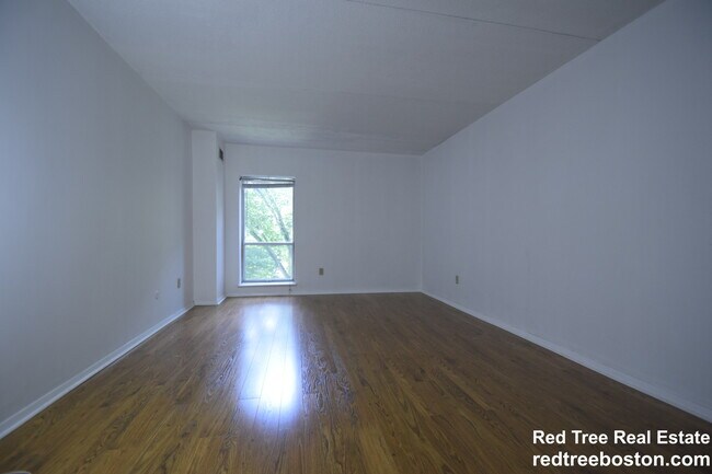 Building Photo - 50-56 Broadlawn Park