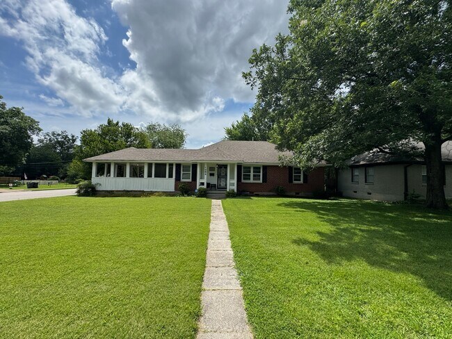 Primary Photo - 1283 Colonial Rd