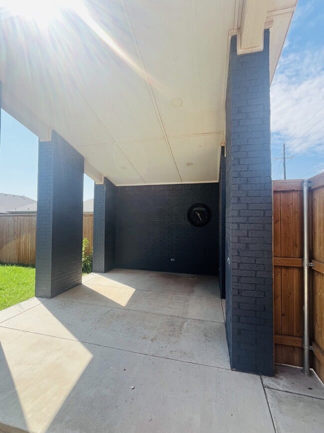 Building Photo - Beautiful 2020 Parade Home in Escondido Ranch