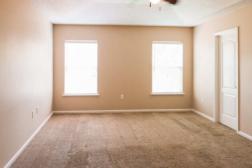 Building Photo - 1417 Heather Ct