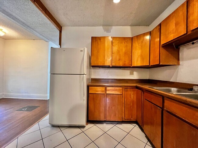 Building Photo - The Remington (BR-LN)