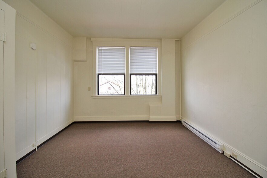 Building Photo - 12610 SW Farmington Rd