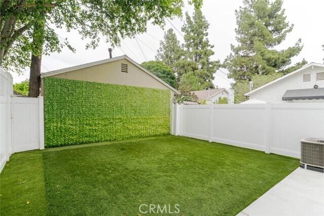 Building Photo - 9035 Rathburn Ave