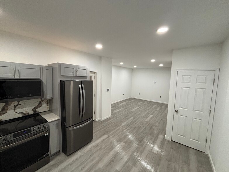 Building Photo - 37 Wyoming St