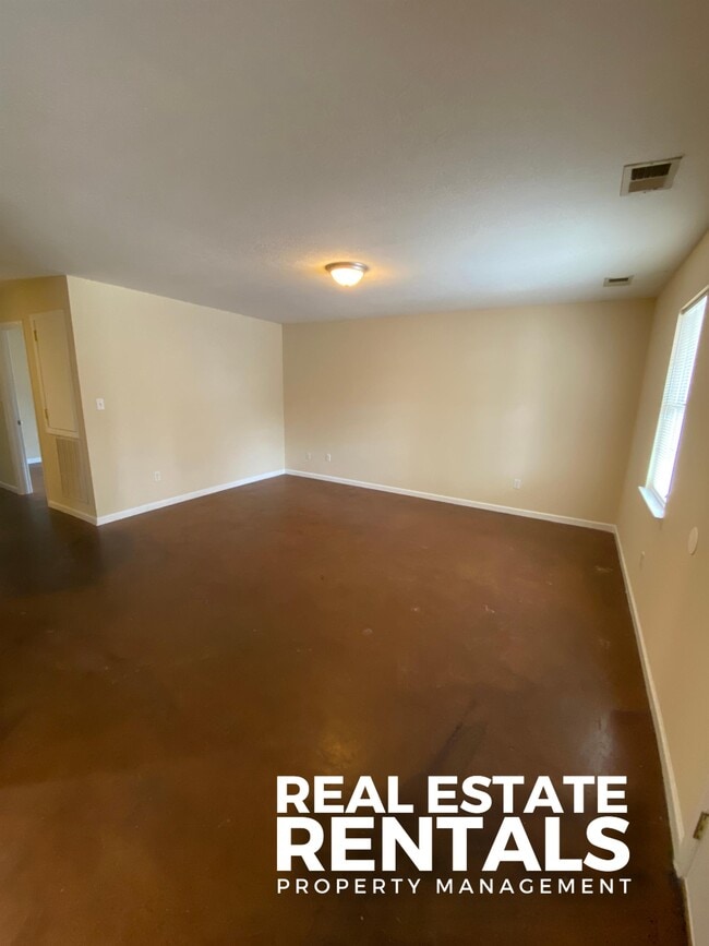 Building Photo - 1817 Emanuel Ave