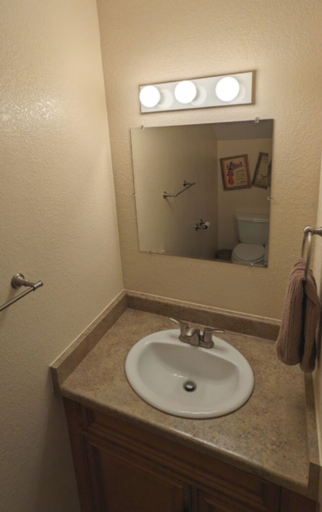 Building Photo - Quiet Peaceful Furnished 3/1.5 Condo, some...