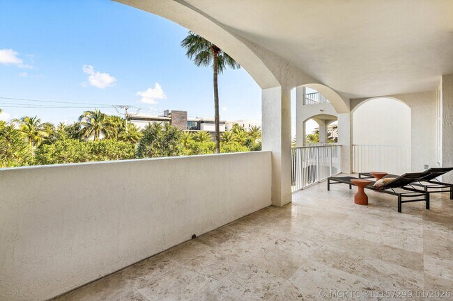 Building Photo - 3700 S Ocean Blvd