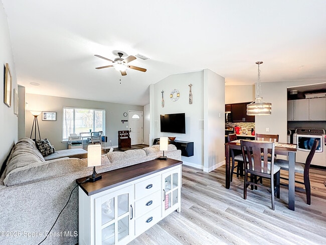 Building Photo - 1614 Earlham Ave NW