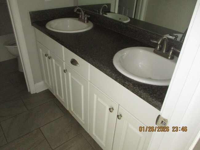 Building Photo - 160 Alder Dr