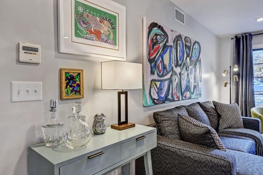 Building Photo - 510 Queens Rd