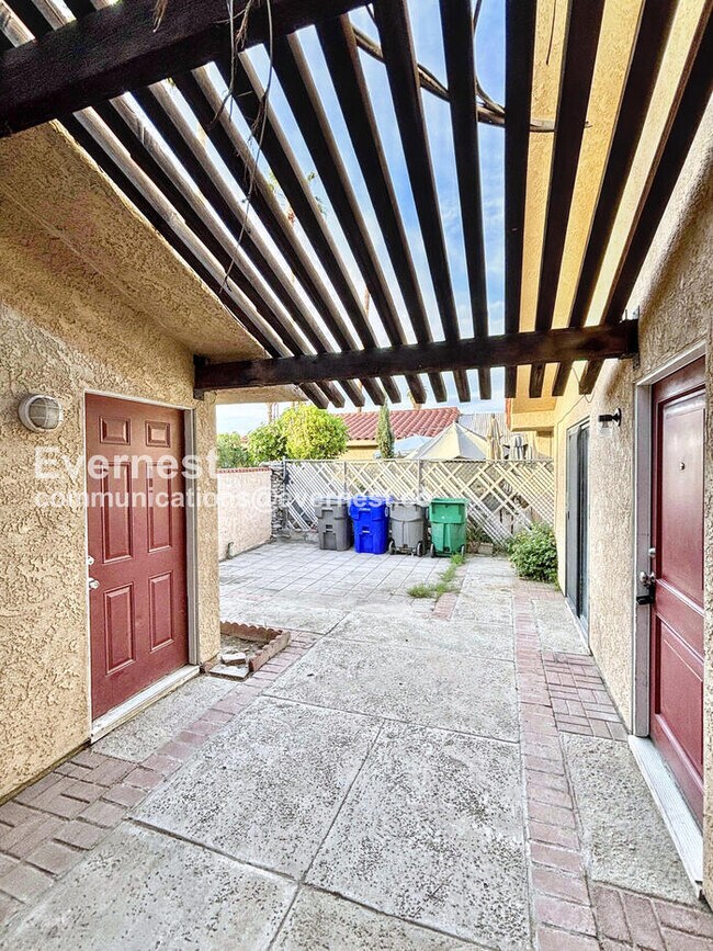 Building Photo - 33892 Sky Blue Water Trail