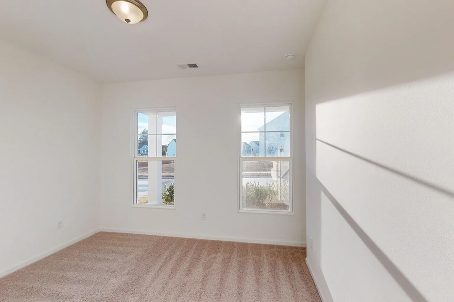 Building Photo - 2129 Clifton Rd