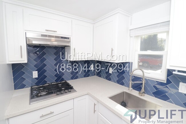 Building Photo - Modern Studio W/ patio