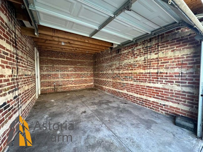 Building Photo - 3 Bedroom Home with Porch, Garage, and Finished Basement